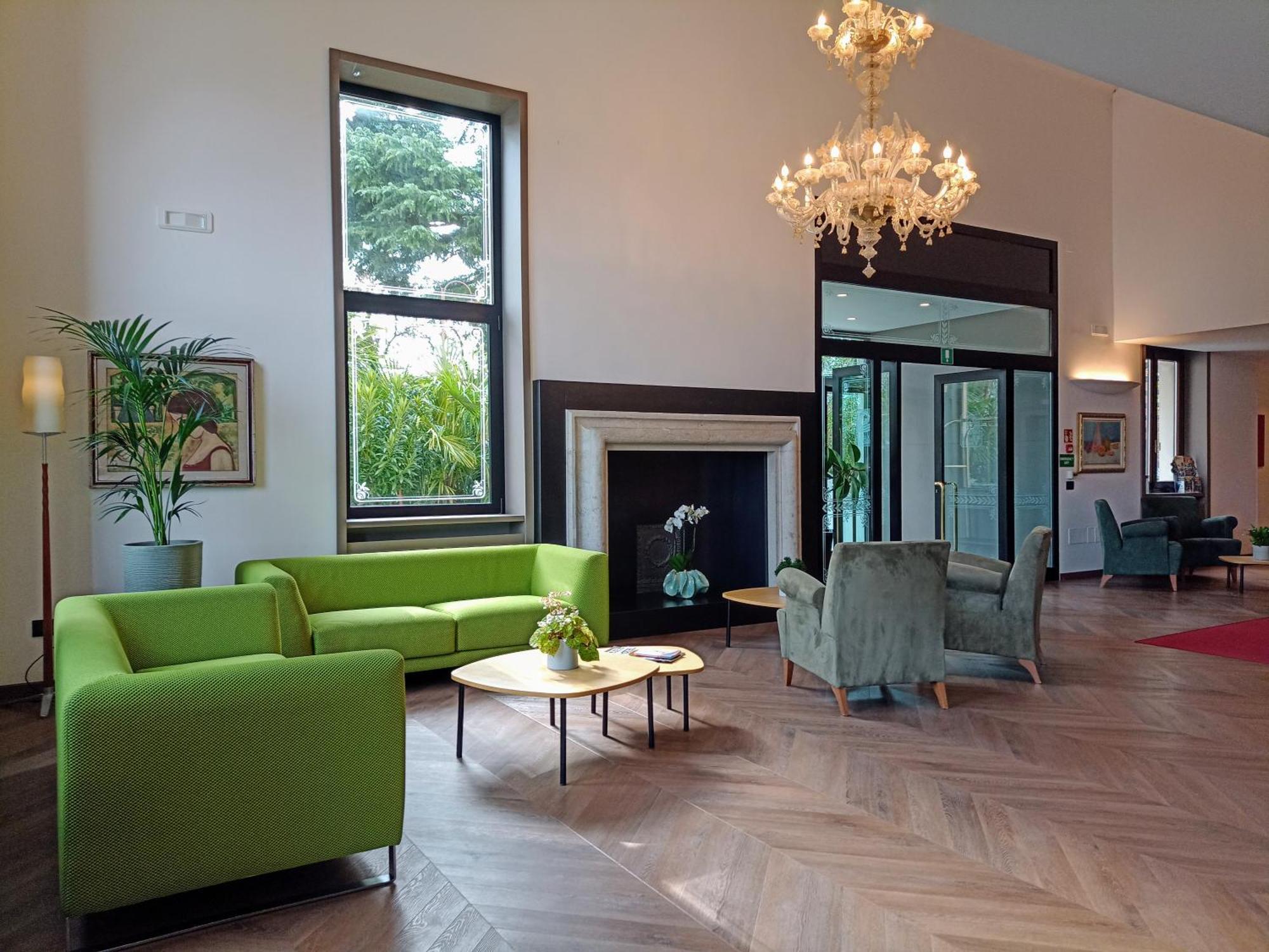 Hotel Villa Maria Desenzano del Garda Esterno foto