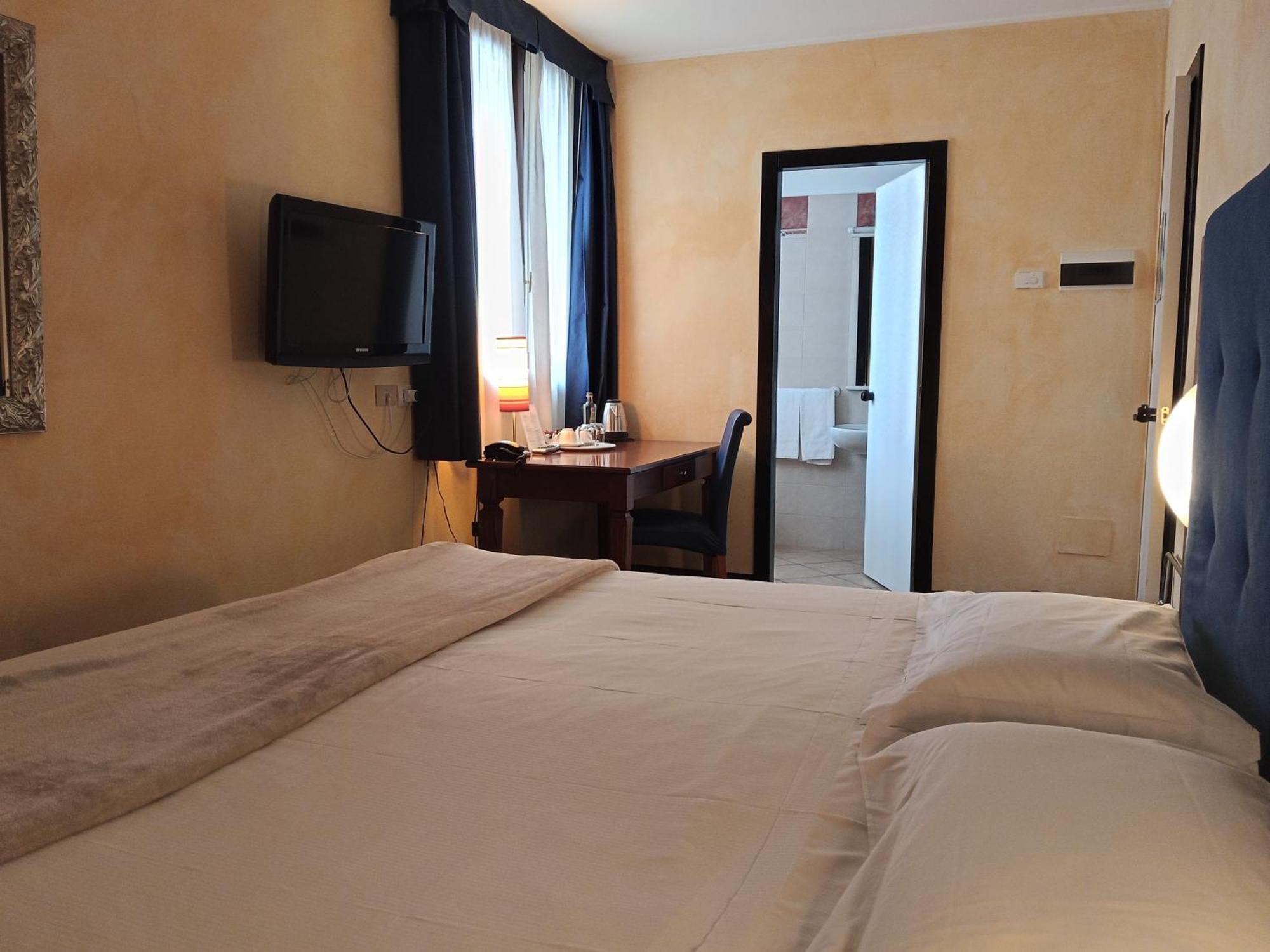 Hotel Villa Maria Desenzano del Garda Esterno foto