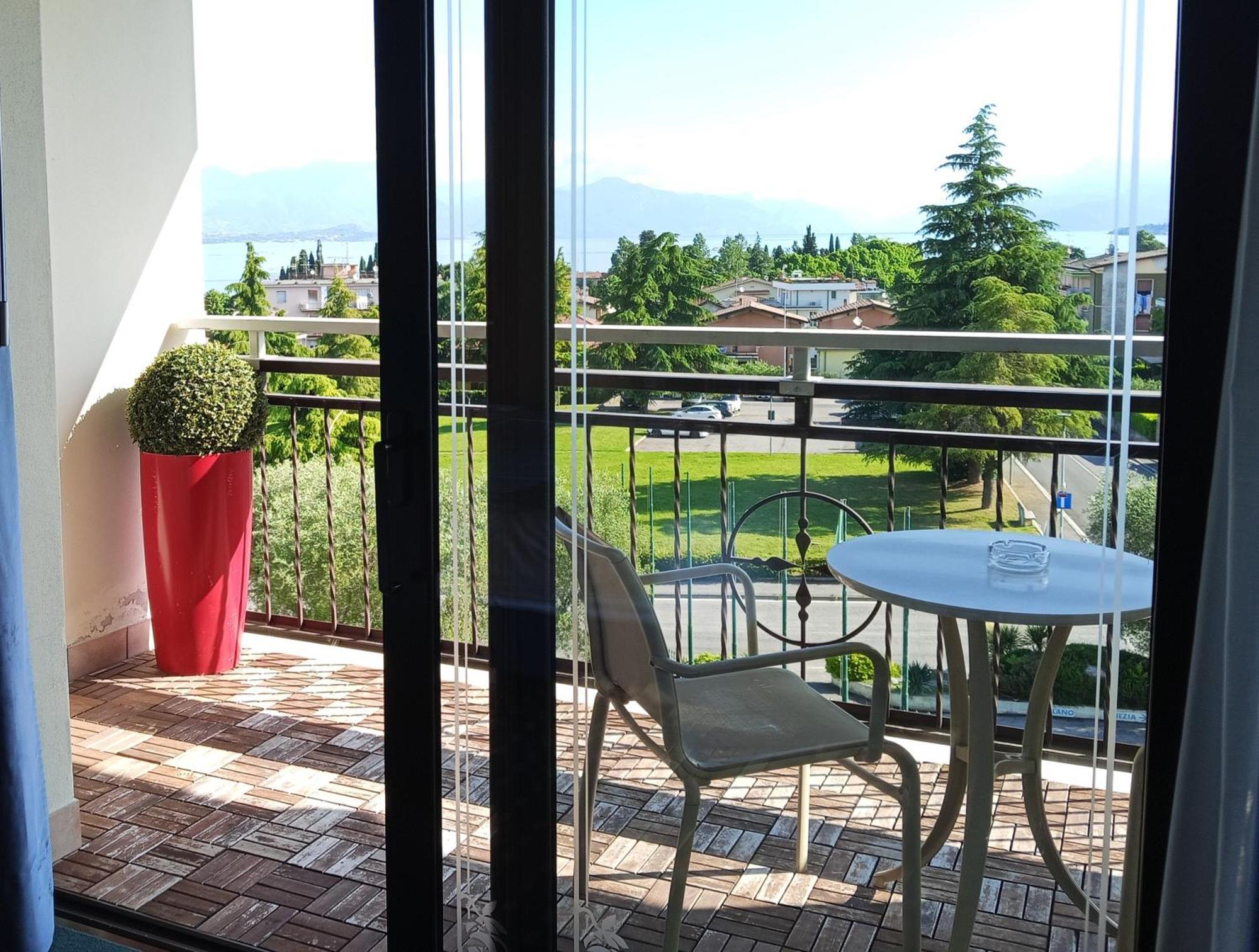 Hotel Villa Maria Desenzano del Garda Esterno foto