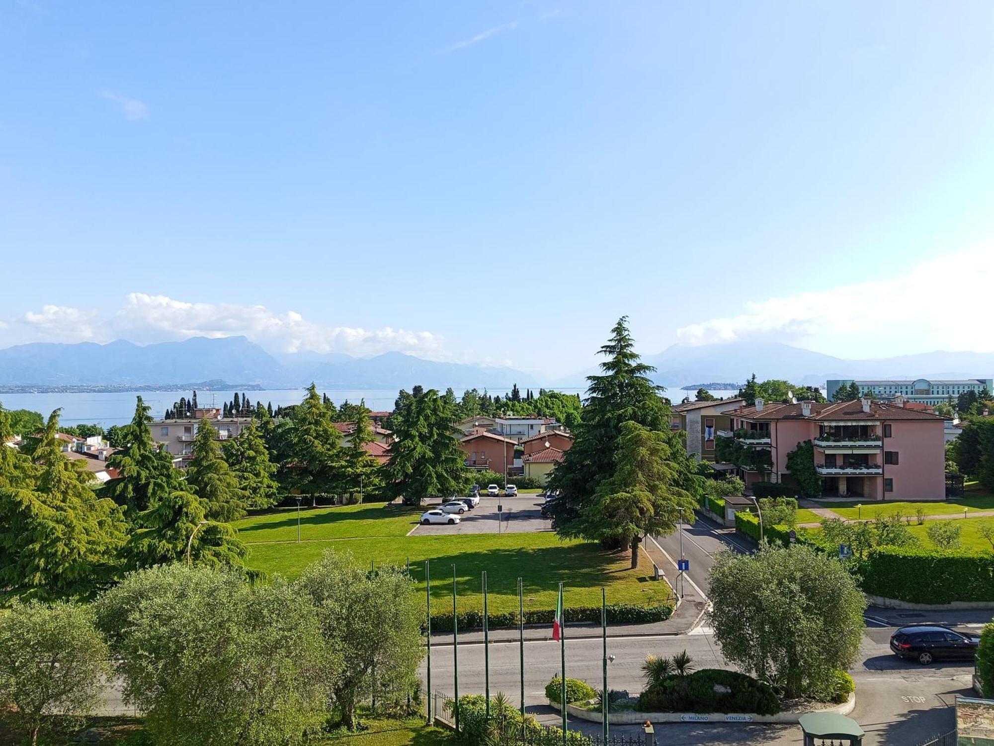 Hotel Villa Maria Desenzano del Garda Esterno foto