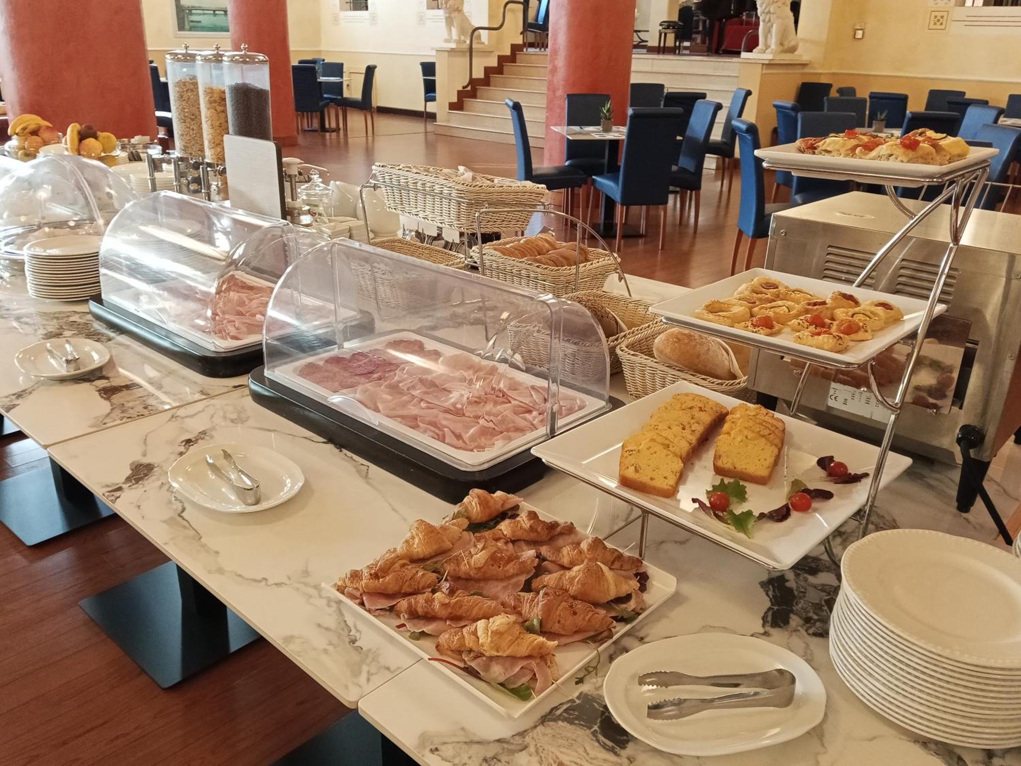 Hotel Villa Maria Desenzano del Garda Esterno foto