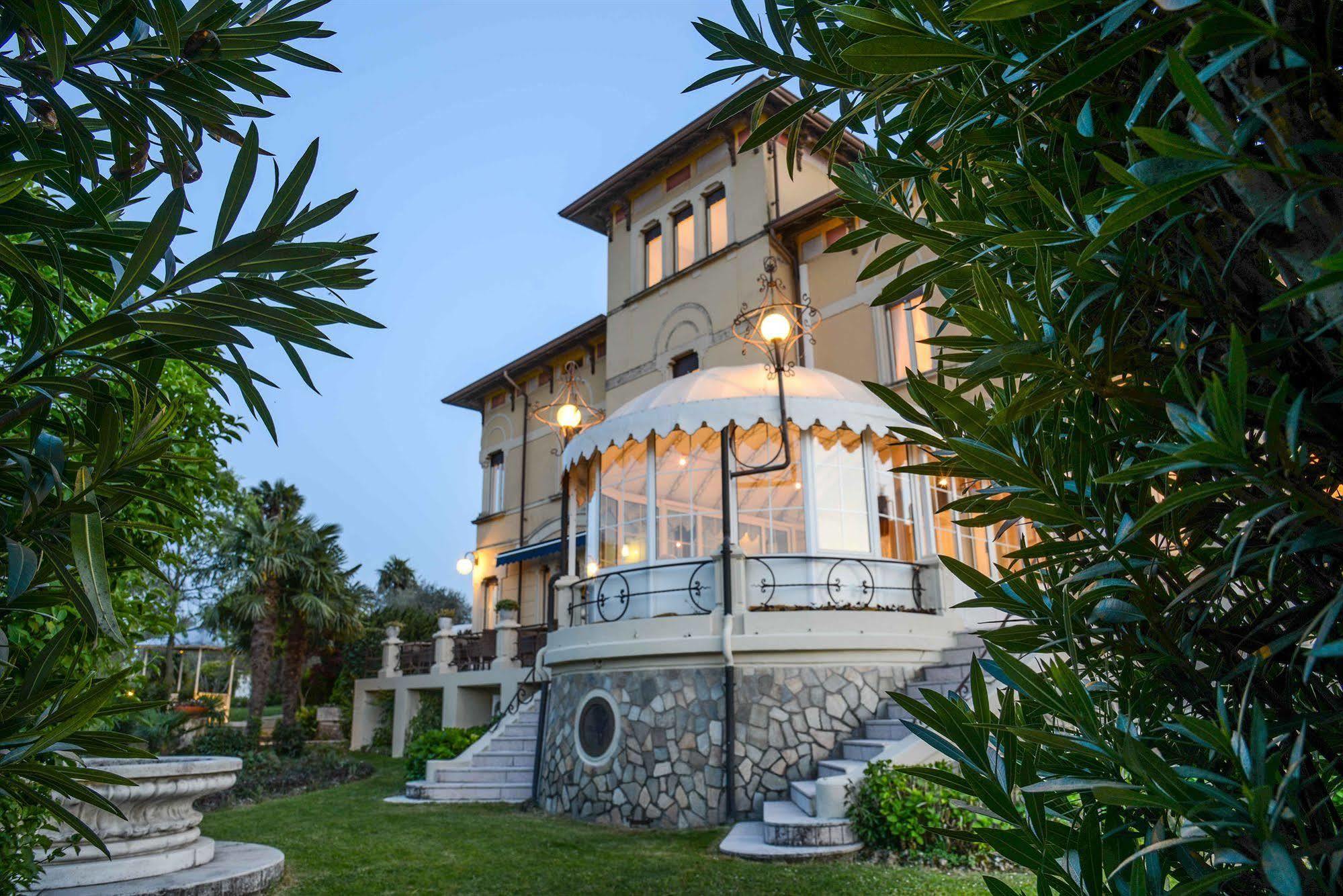 Hotel Villa Maria Desenzano del Garda Esterno foto